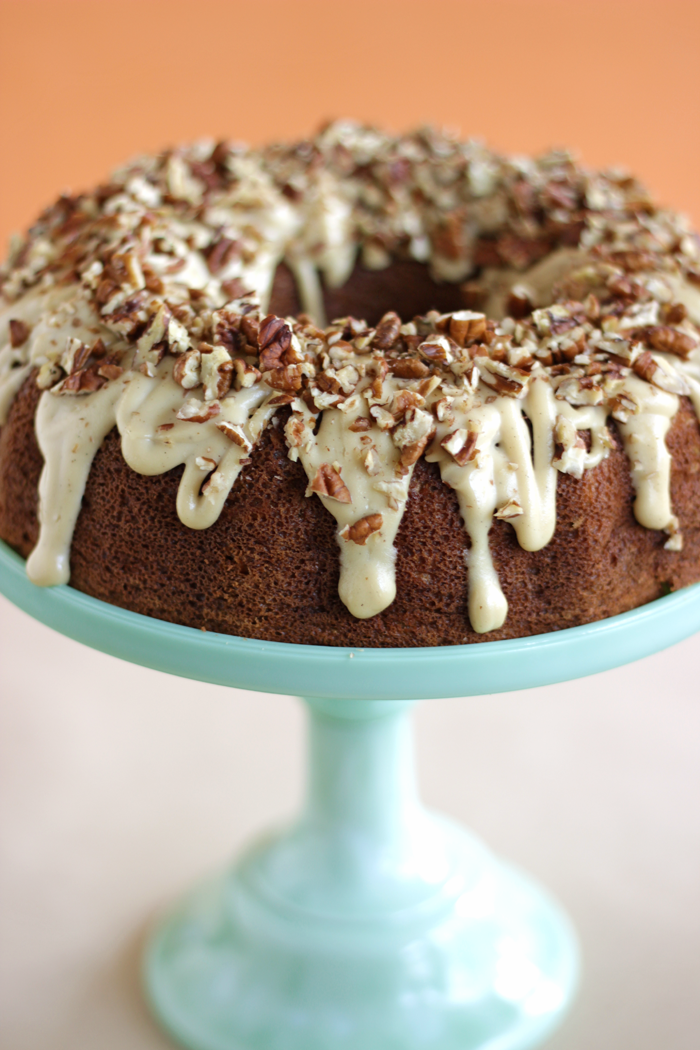 A healthy Apple Chai Spiced Cake made with the perfect blend of warming organic spices and topped with a dairy free maple glaze drizzle. | HEALTHNUT NUTRITION