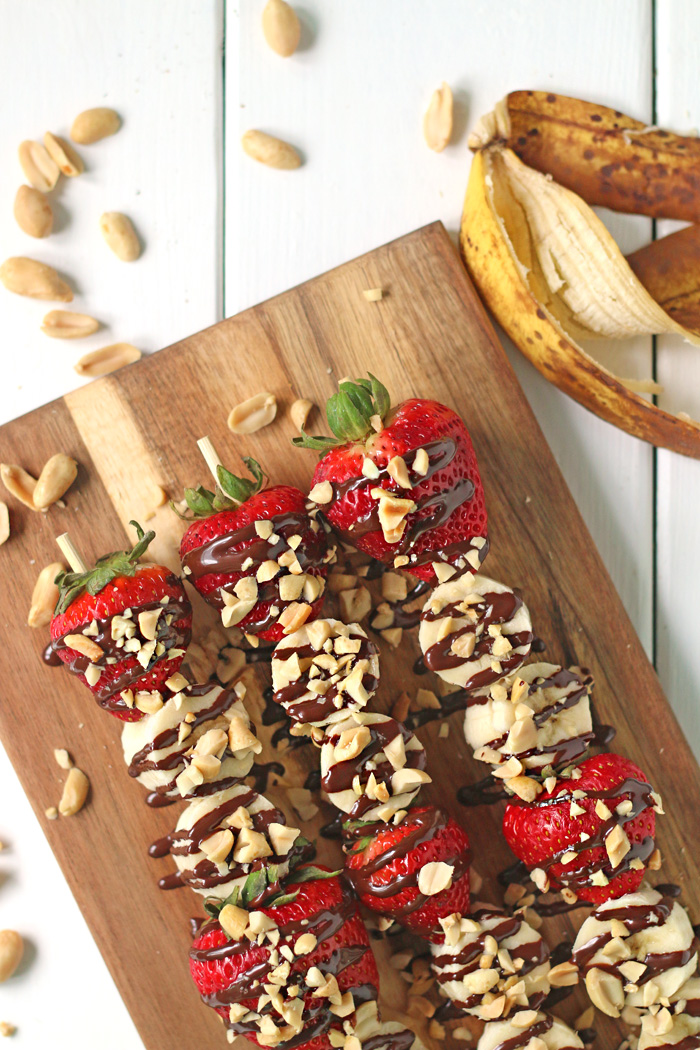 HEALTHY 4 Ingredient BANANA SPLIT KEBABS made in 15 min! 