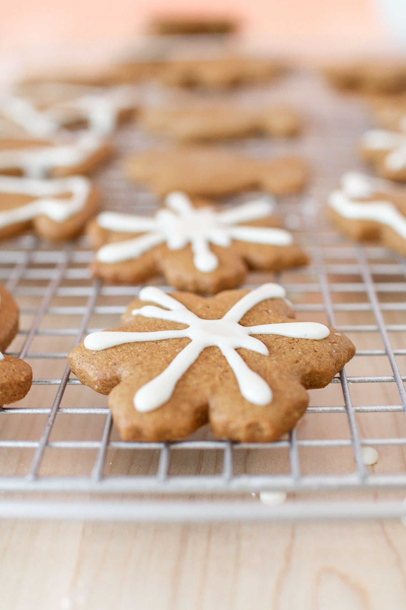 These fun and festive cookies are refined sugar free, full of molasses and warming spices like ginger, cinnamon, nutmeg and cloves - perfect for the holiday season!