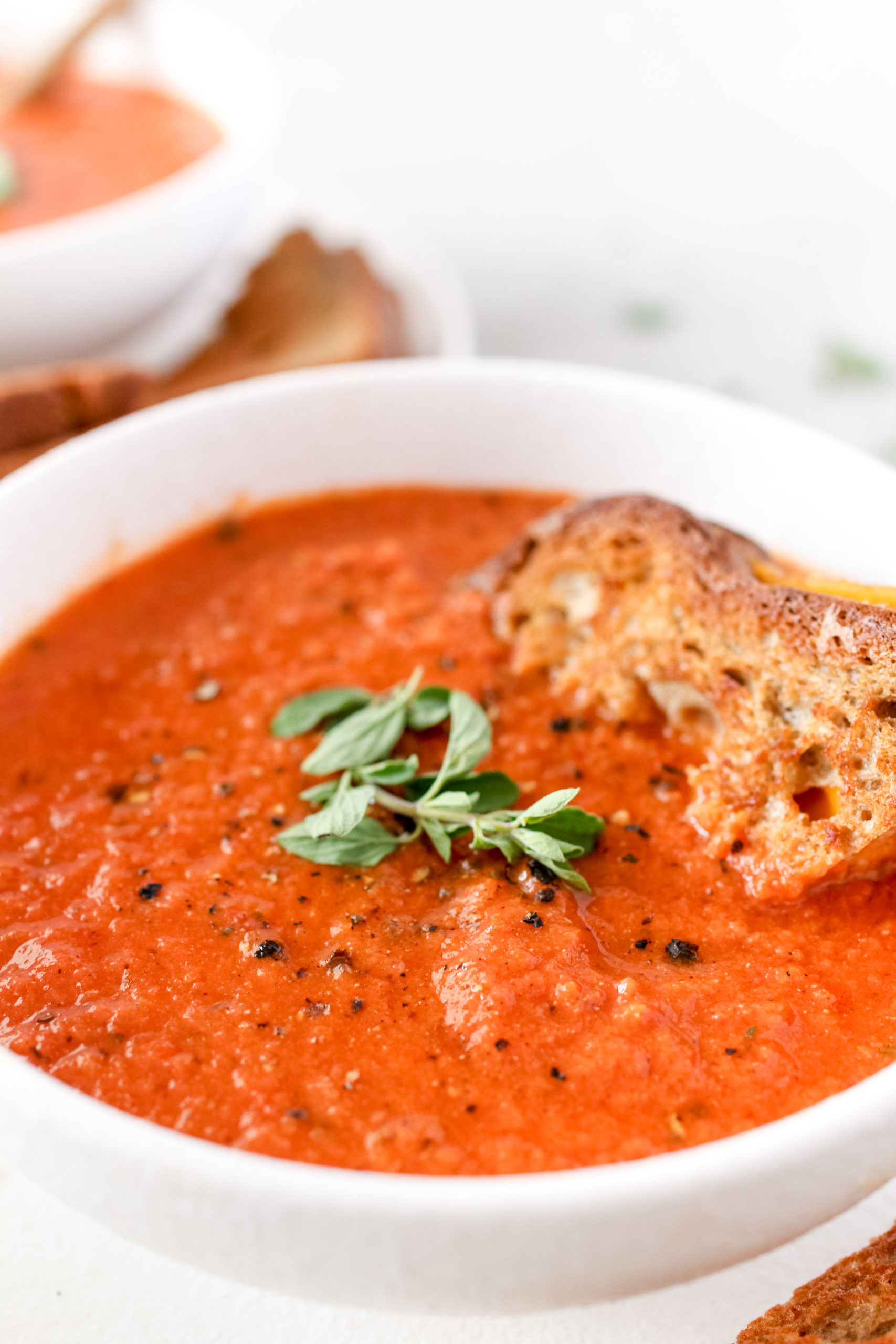 This Fire-Roasted Tomato Bisque is creamy and so satisfying! It's made fire-roasted tomatoes, packed full of flavour and ready in just 10 minutes!