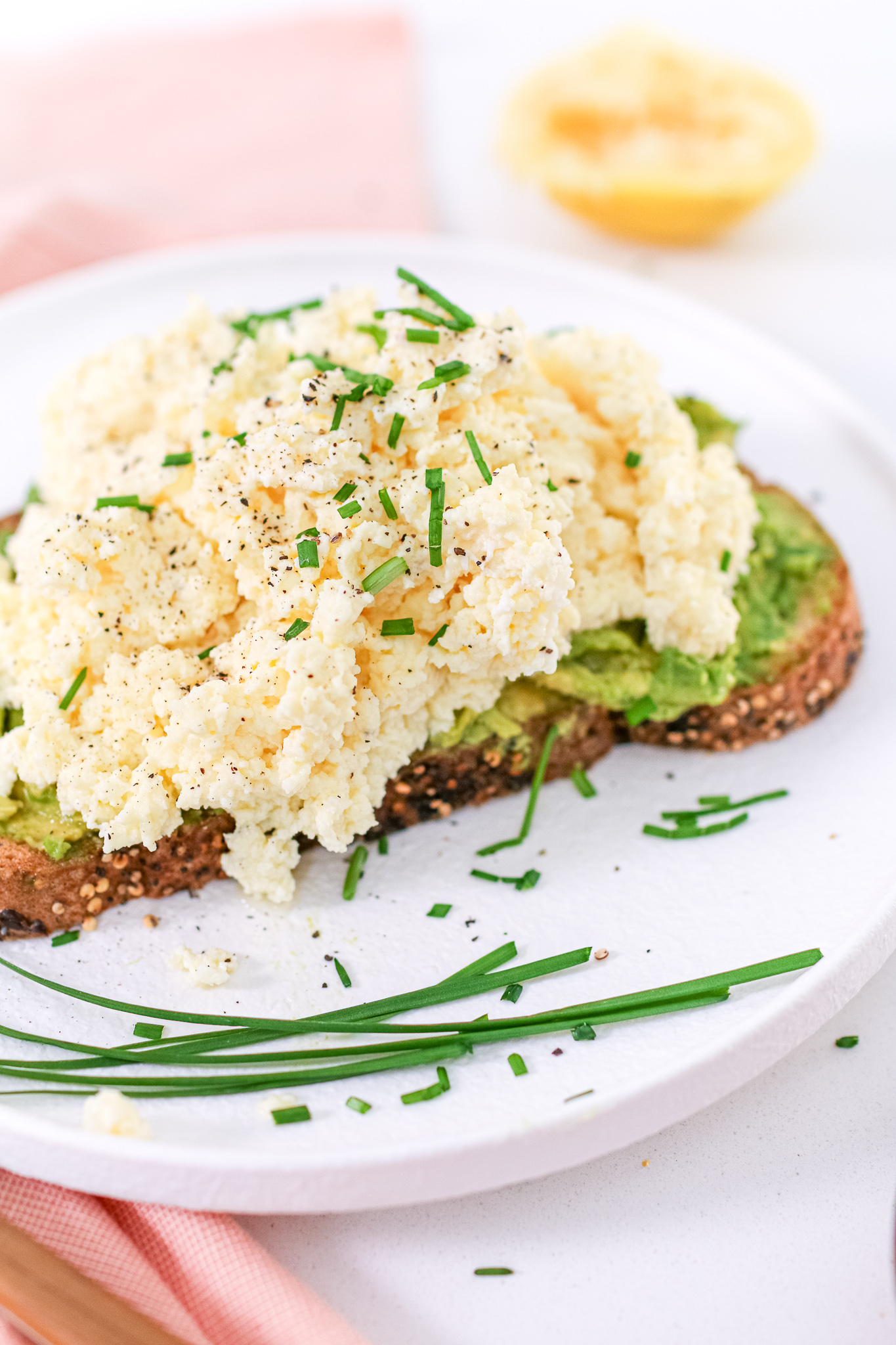 Light & Fluffy Scrambled Eggs - Healthnut Nutrition