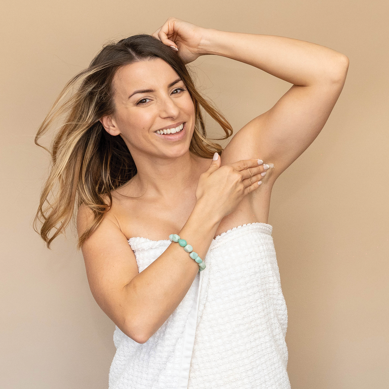 My 3 best tip  for transitioning to natural deodorant, how to detox and my best suggestions for smelling good - minus the toxins!