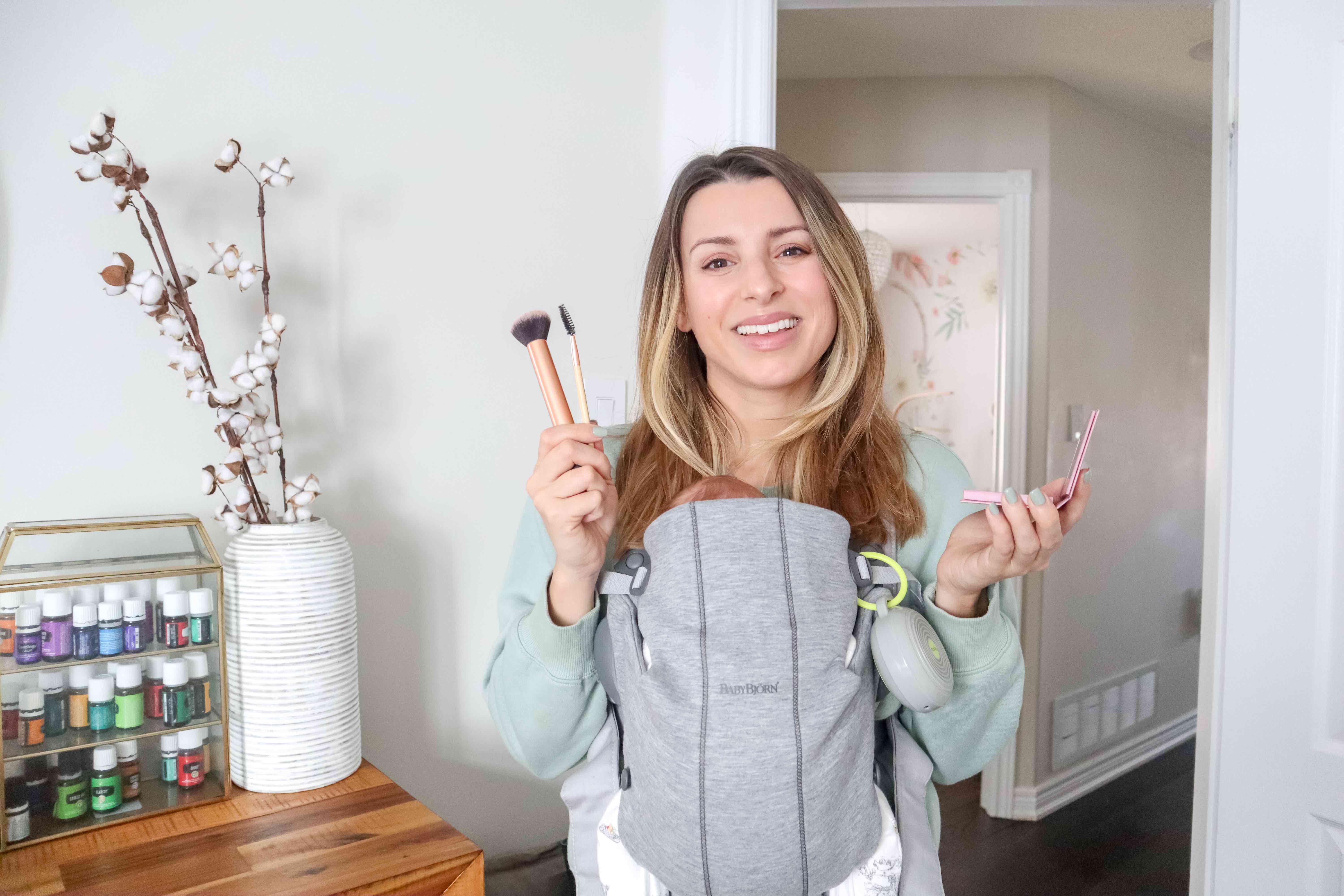 Quick & easy 5 minute natural makeup look with all natural products! This is my go-to makeup look to help me feel a little more put together and ready to take on the day!