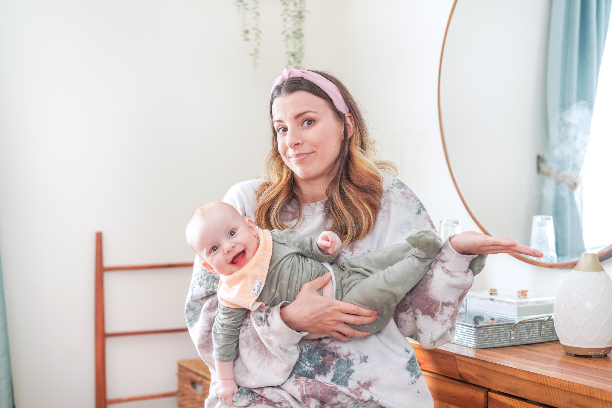 Top 11 things that you should know about babies! From cluster feeding to perfecting the latch, four-month sleep regressions and more - I’m covering all the things that I bet you weren’t aware of before becoming a parent! 
